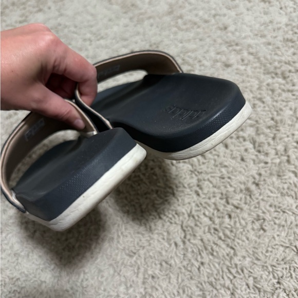 SOLD * ADIDAS Slides - Picture 7 of 7